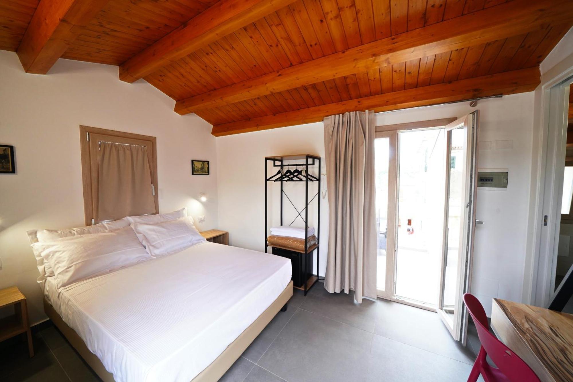 Ducas Rooms And Suite Lascari Exterior foto