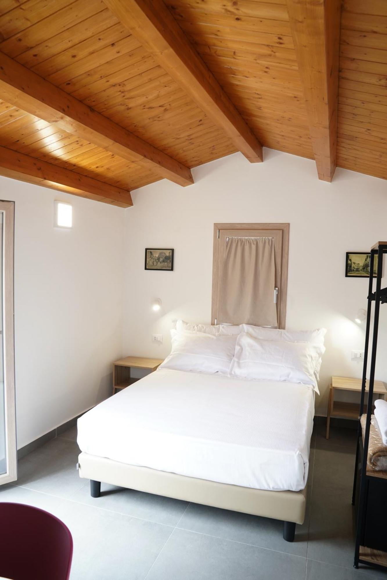 Ducas Rooms And Suite Lascari Exterior foto
