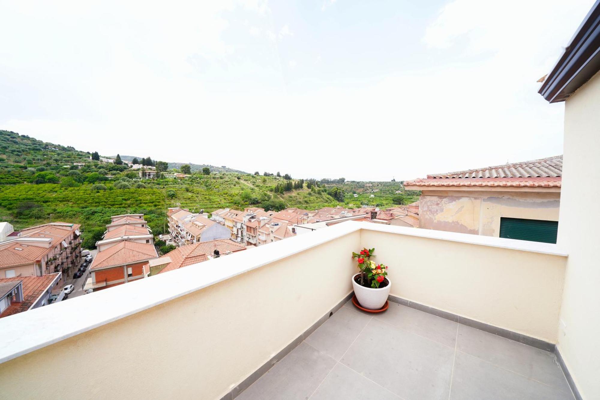 Ducas Rooms And Suite Lascari Exterior foto